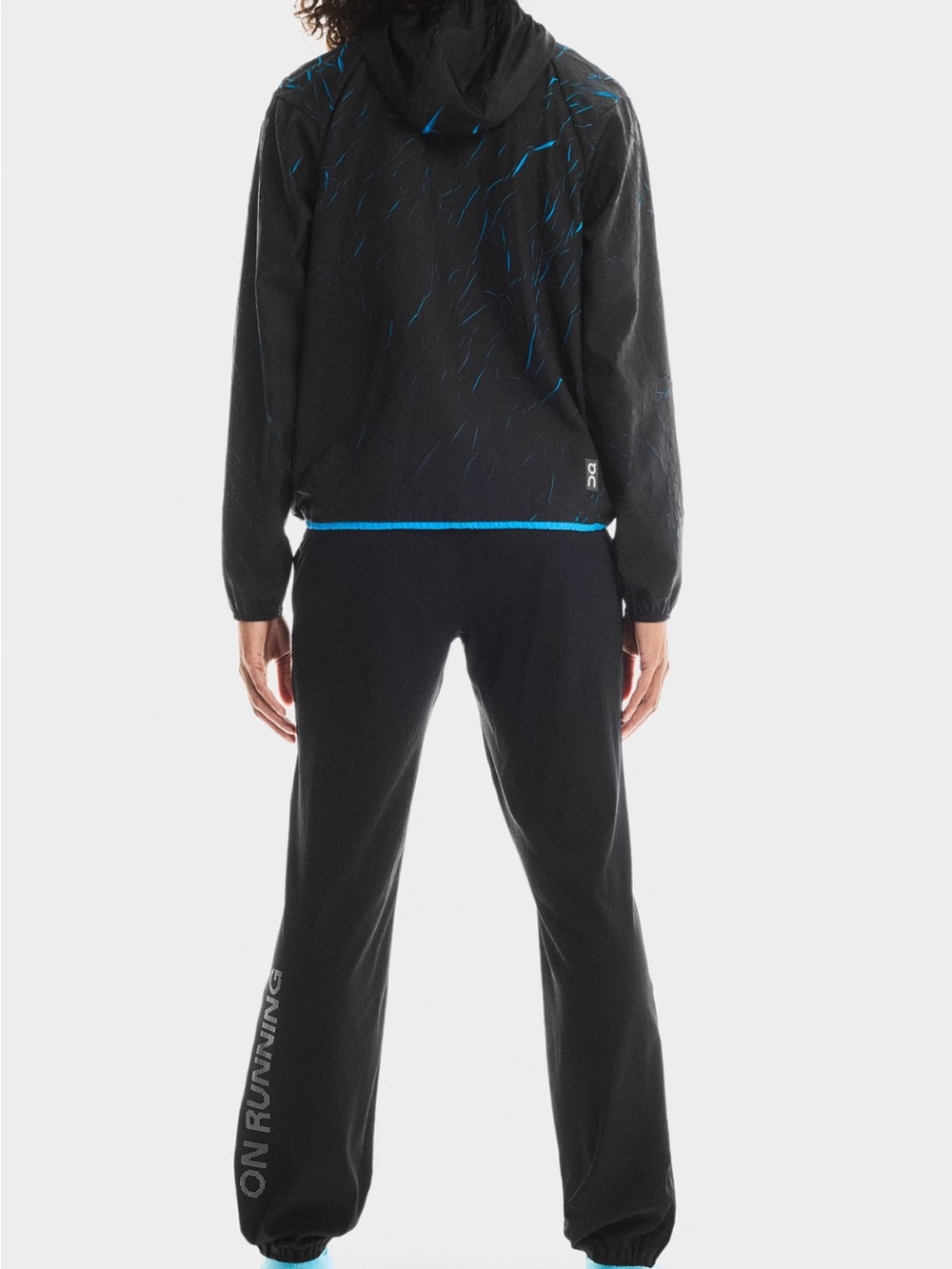 On Running Pace Run Jacket - Women Malibu/Black NWT - Picture 3 of 7